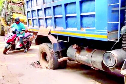 Truck ‘sinks’ in sewerage chamber at Baga