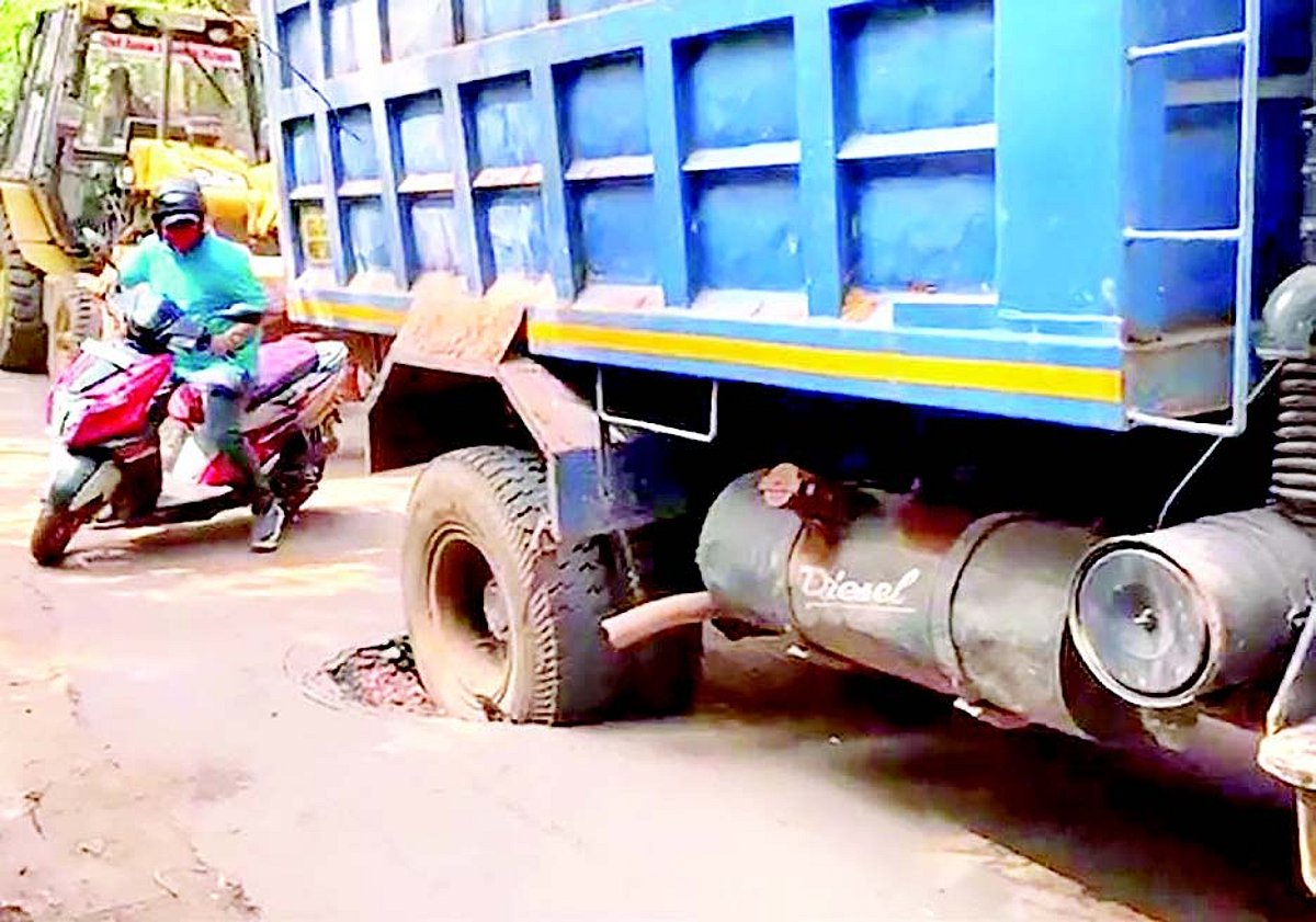 Truck ‘sinks’ in sewerage chamber at Baga