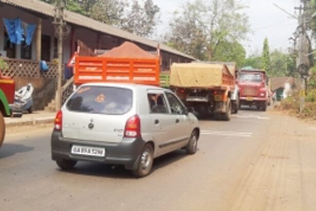 Truckers run amuck in Sanguem causing traffic jam