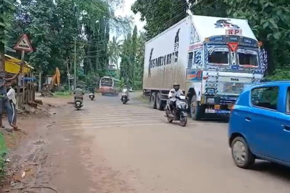 Trucks Cause Traffic Chaos at Dando, Sanguem; Locals Demand Action