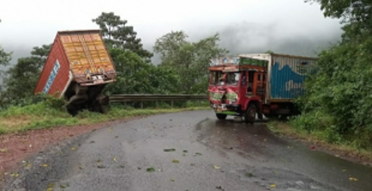 Trucks collide head on at Anmod Ghat