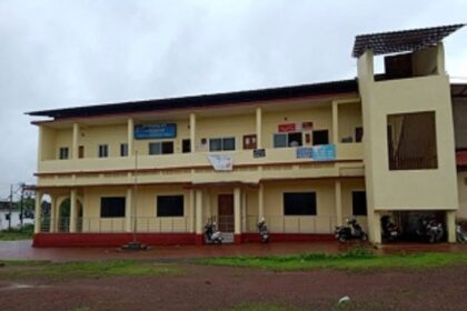 Tuem villagers shocked as Directorate of  Panchayats stays razing of illegal structures  that the panchayat itself ordered