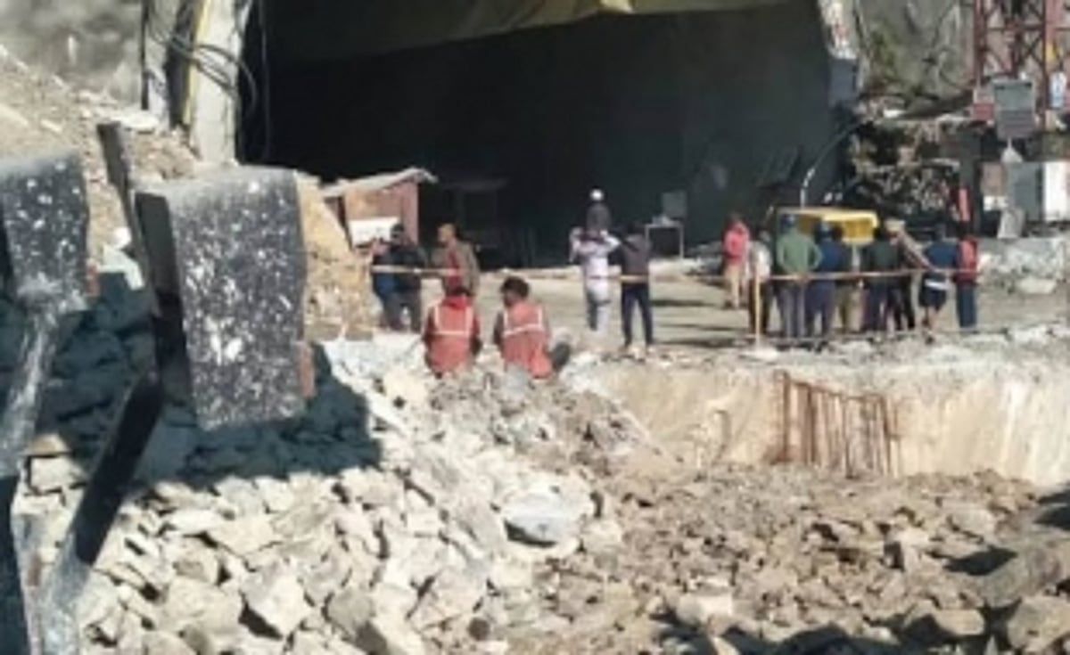 Tunnel Collapses in Uttarakhand, Trapping Over 30 Workers; Rescue Operations Underway