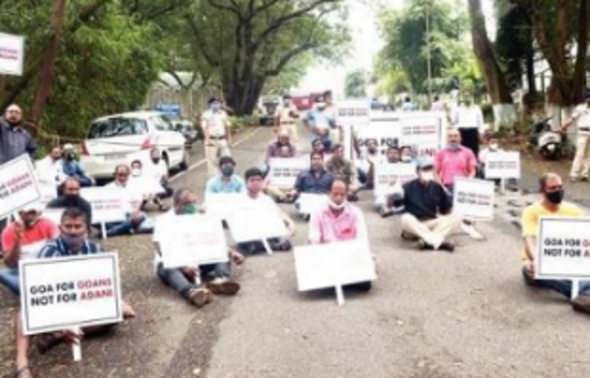Twitter spat with Kejriwal won’t help Dr Sawant; Goa CM needs to justify in court why there is no threat to Mollem