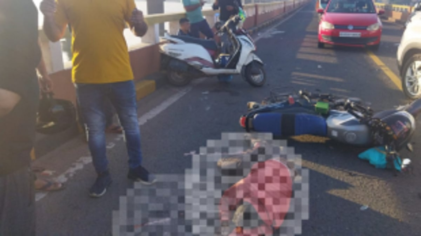 Two Bike-Riders Seriously Injured in Mandovi Bridge Head-On Collision