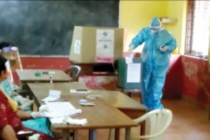 Two COVID+ve patients exercise franchise  under police protection in Usgao, Bandora