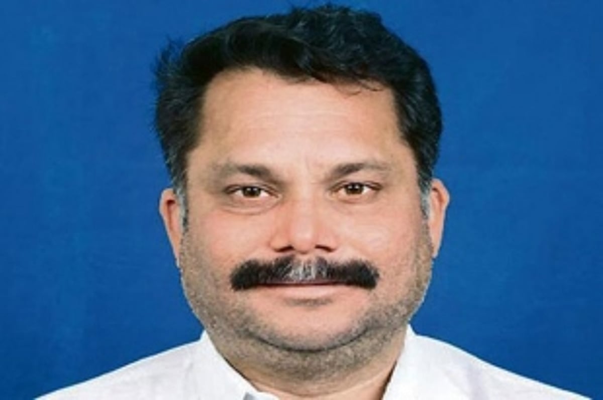 Two Sankhali Municipality councillors disqualified  by Law Minister