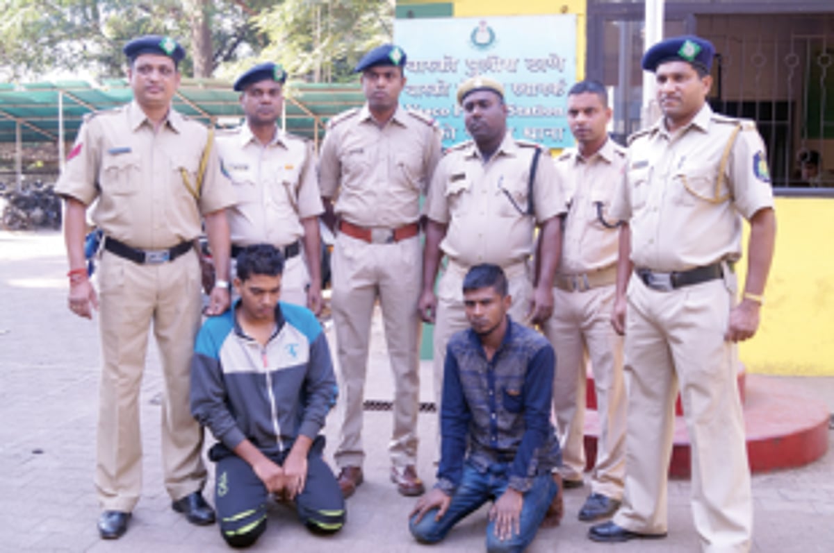 Two arrested for theft  on Christmas night