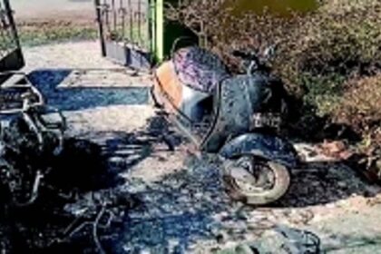 Two bikes burnt to ashes by miscreants at Sao Jose de Areal