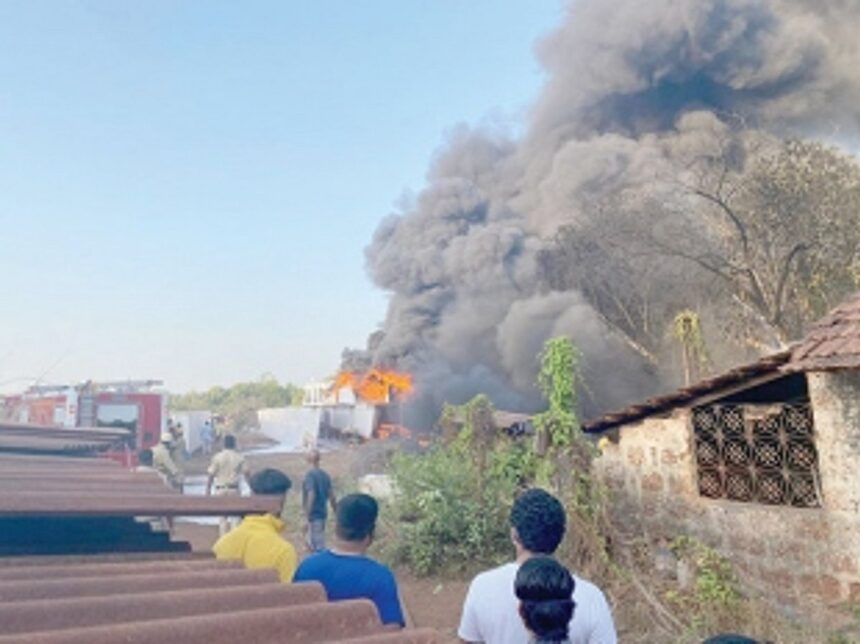 Two fibre boats, boat mould damaged in Cortalim fire