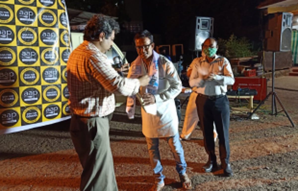 Two independent  ZP candidates join AAP