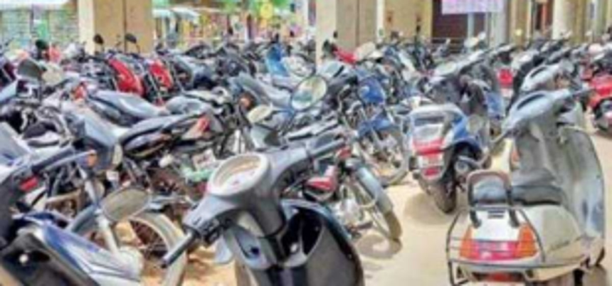Two-wheeler parking leaves no space for pedestrians in Vasco