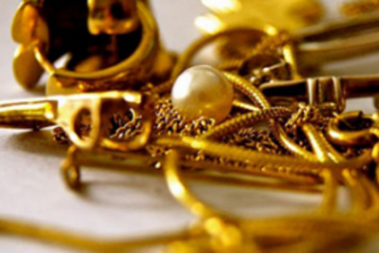 Two women steal  mangalsutra from  Margao showroom