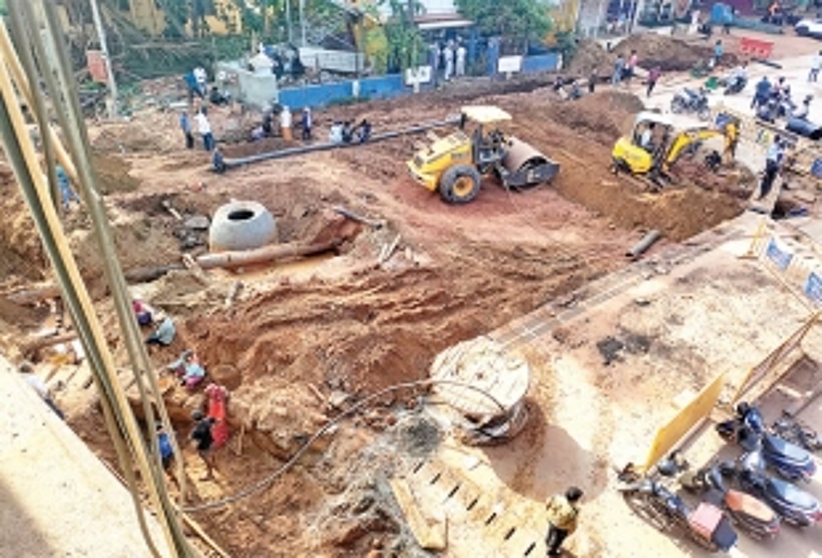 UNSMART CITY: The deadline is over but the mess is not