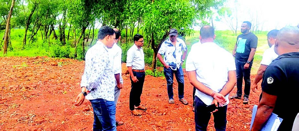 UTTER CHAOS: Villagers take on Cavelossim sarpanch over sand dune destruction at Mobor