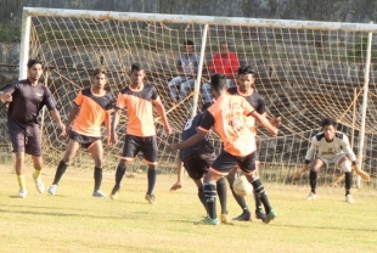 Uguem Rising down Carmona SC