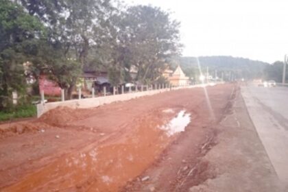 Ugvem villagers demand service road along highway stretch