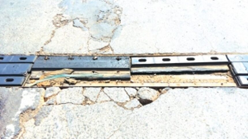 Unattended over-bridge at Margao turns dangerous 1 Unattended over-bridge at Margao turns dangerous