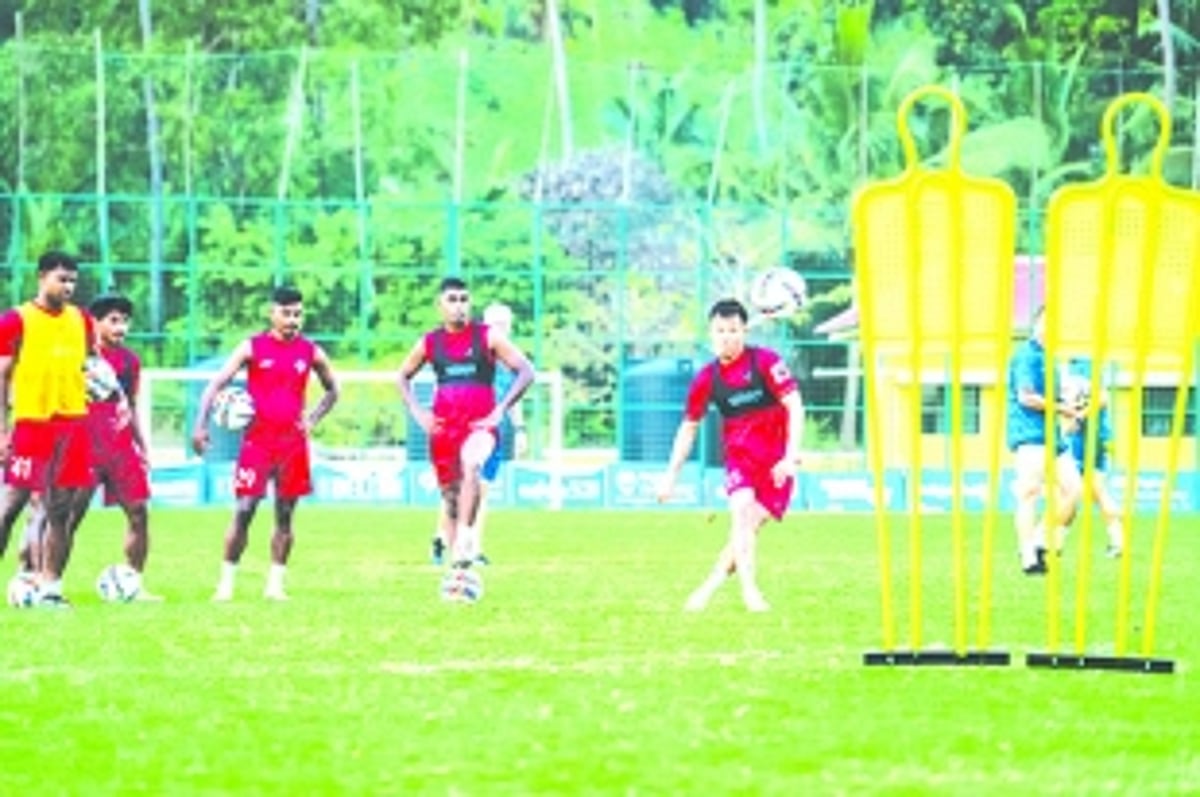 Unbeaten FC Goa take on in-form  Kerala Blasters in top-of-the-table clash