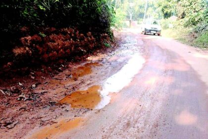 Underground cabling works leave
Curtorim roads unmotorable
