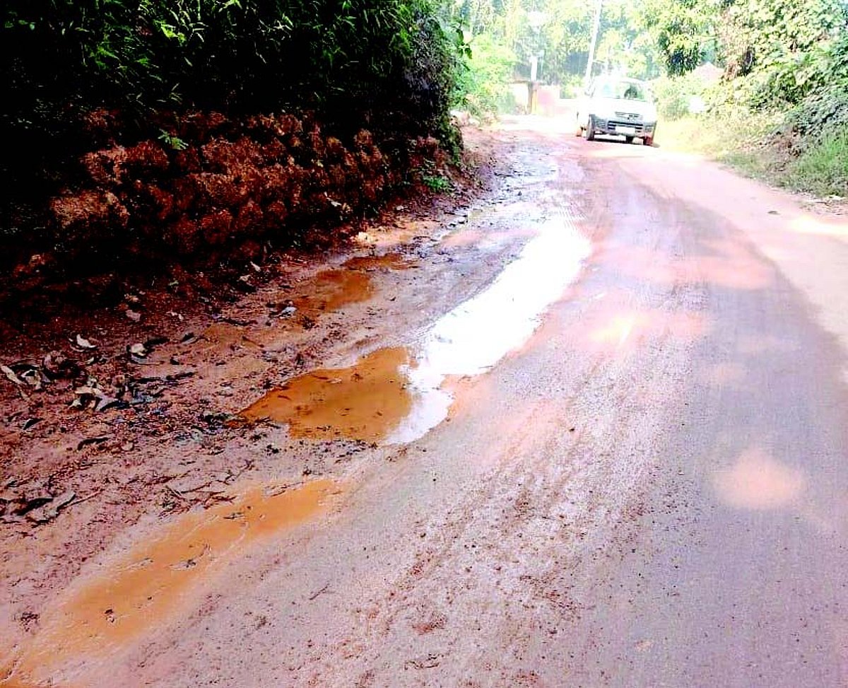 Underground cabling works leave
Curtorim roads unmotorable