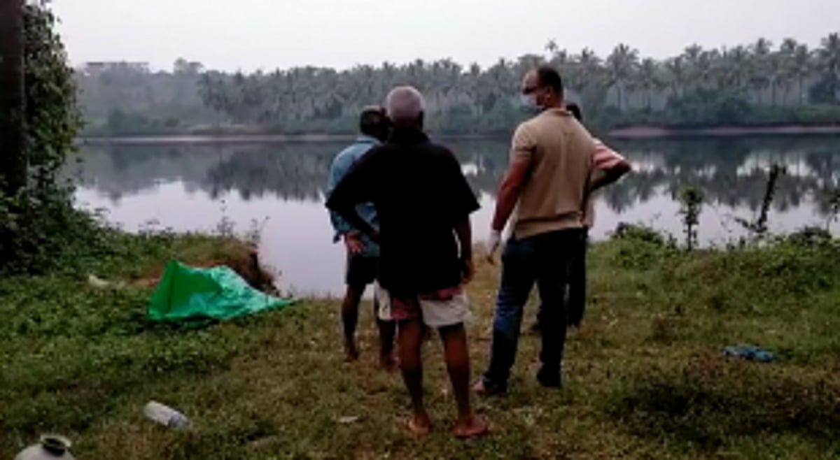 Unidentified body found at Revora in the Chapora river; police on site