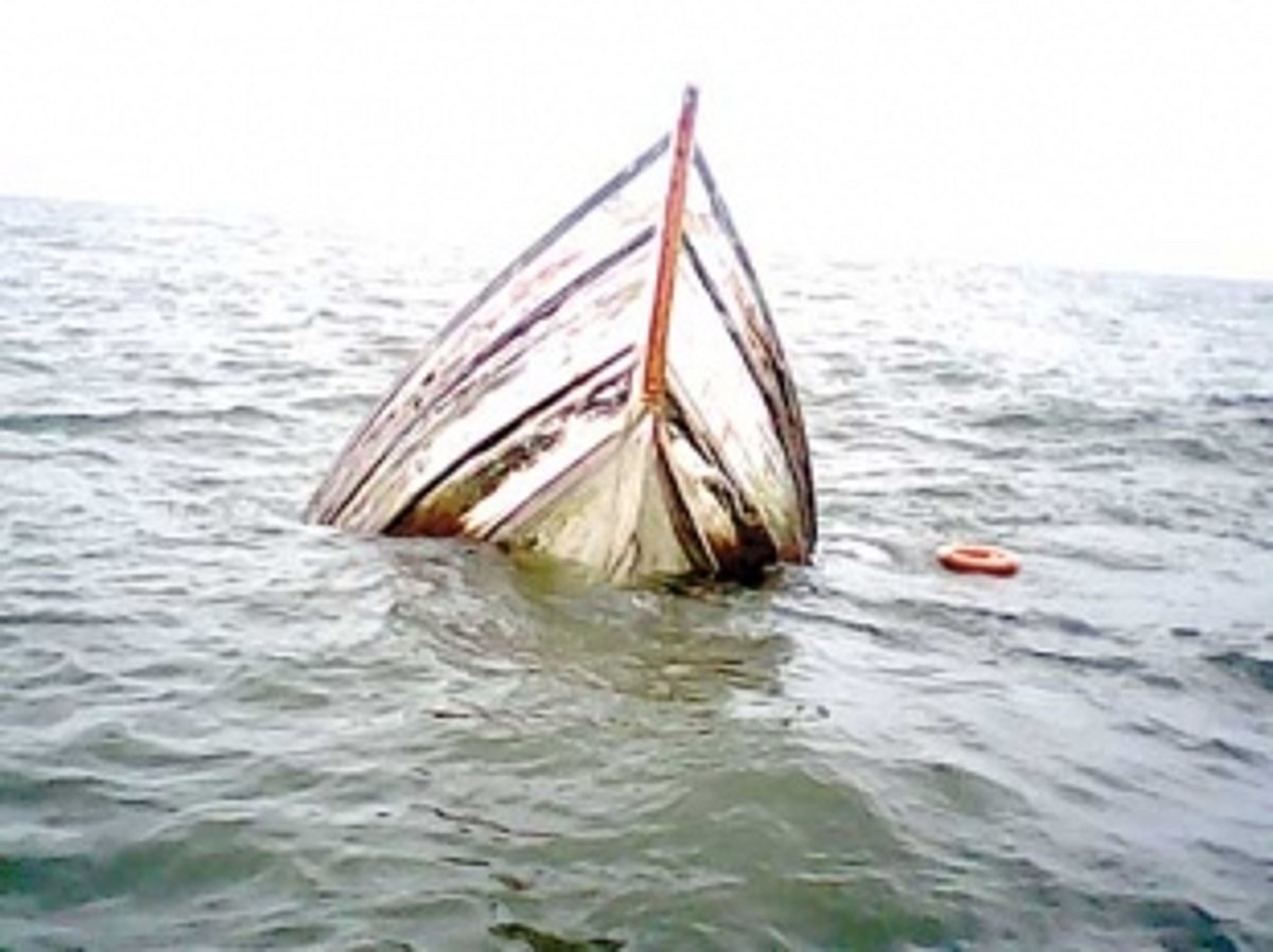 Unidentified trawler  capsizes off Agonda coast