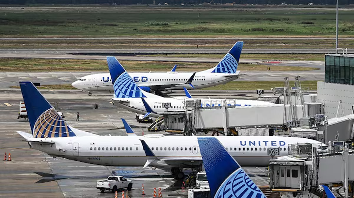 United Airlines grounds all flights across US, sparks major travel chaos