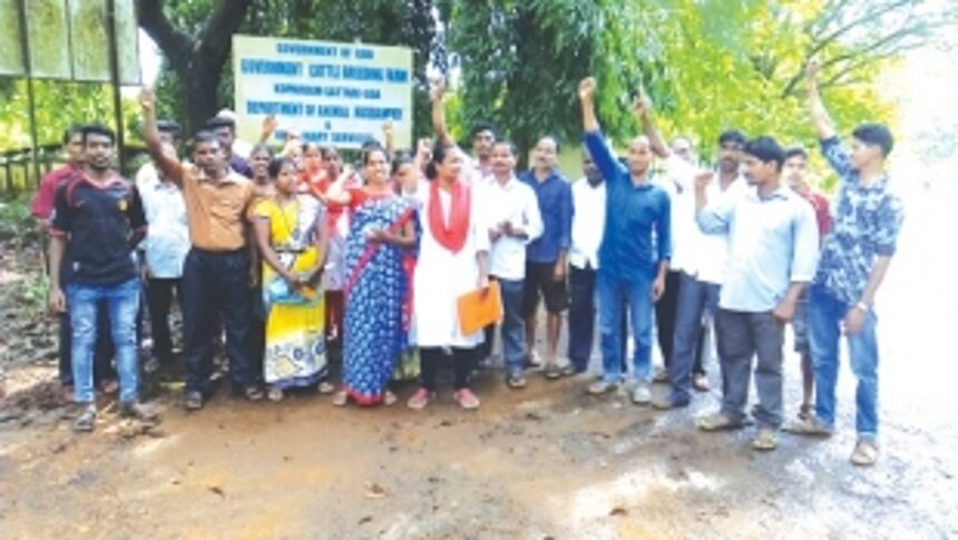 Unpaid Kopardem milkmen threaten to commit suicide