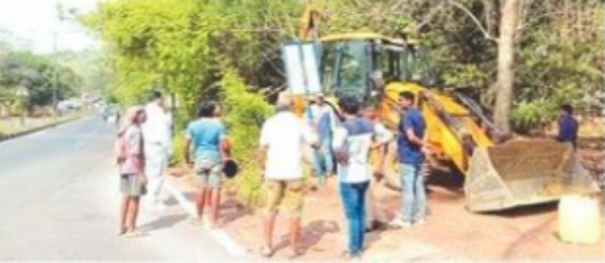 Unplanned development, unchecked bore wells causing acute water shortage, rue Ambora locals