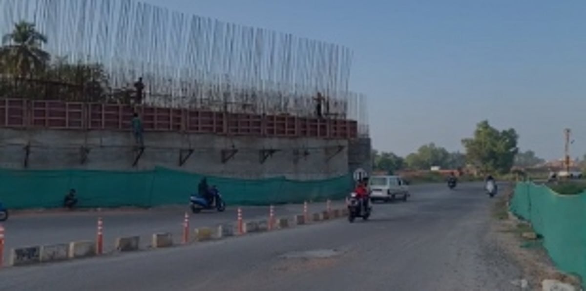 Unsafe Conditions at Western Bypass Junction Near Markado Mall Raise Concerns Among Commuters