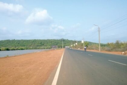 Unsafe road conditions at Cortalim