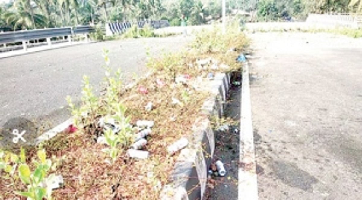 Unused portion of new Khandepar Bridge  has become a den for drunkards: locals