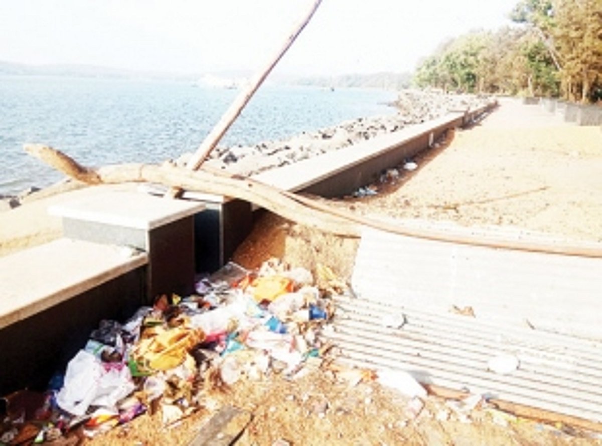 Urban Goa slides down the garbage dump