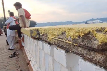 Urgent Maintenance Needed for Mandovi Promenade as Railings Pose Safety Threat