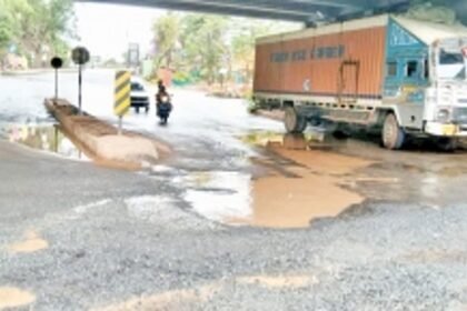 Usgao, Khandepar locals express concern  over life threatening potholes on roads