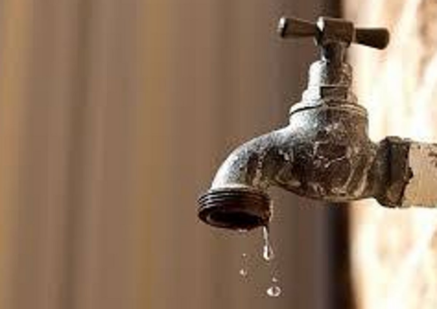 Usgao locals confront PWD  over irregular water supply