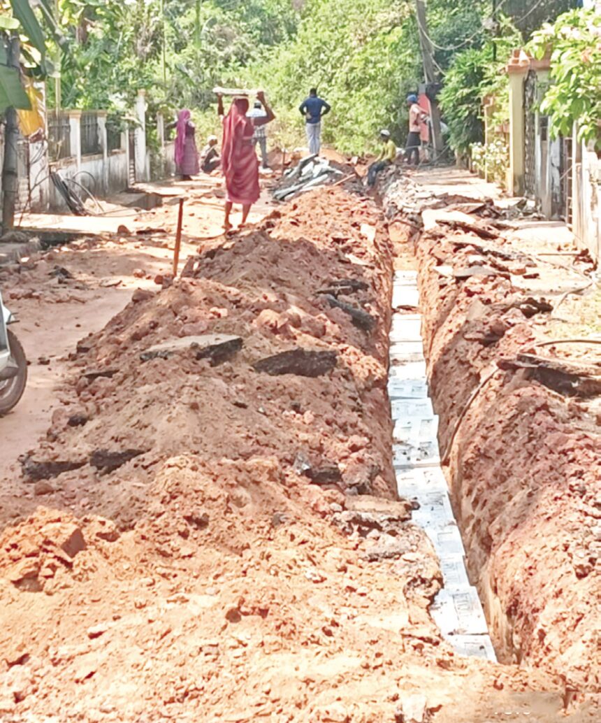 Utorda roads dug up and left
in deplorable condition