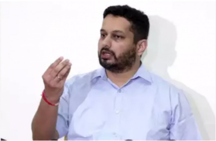 Utpal lashes out at Babush