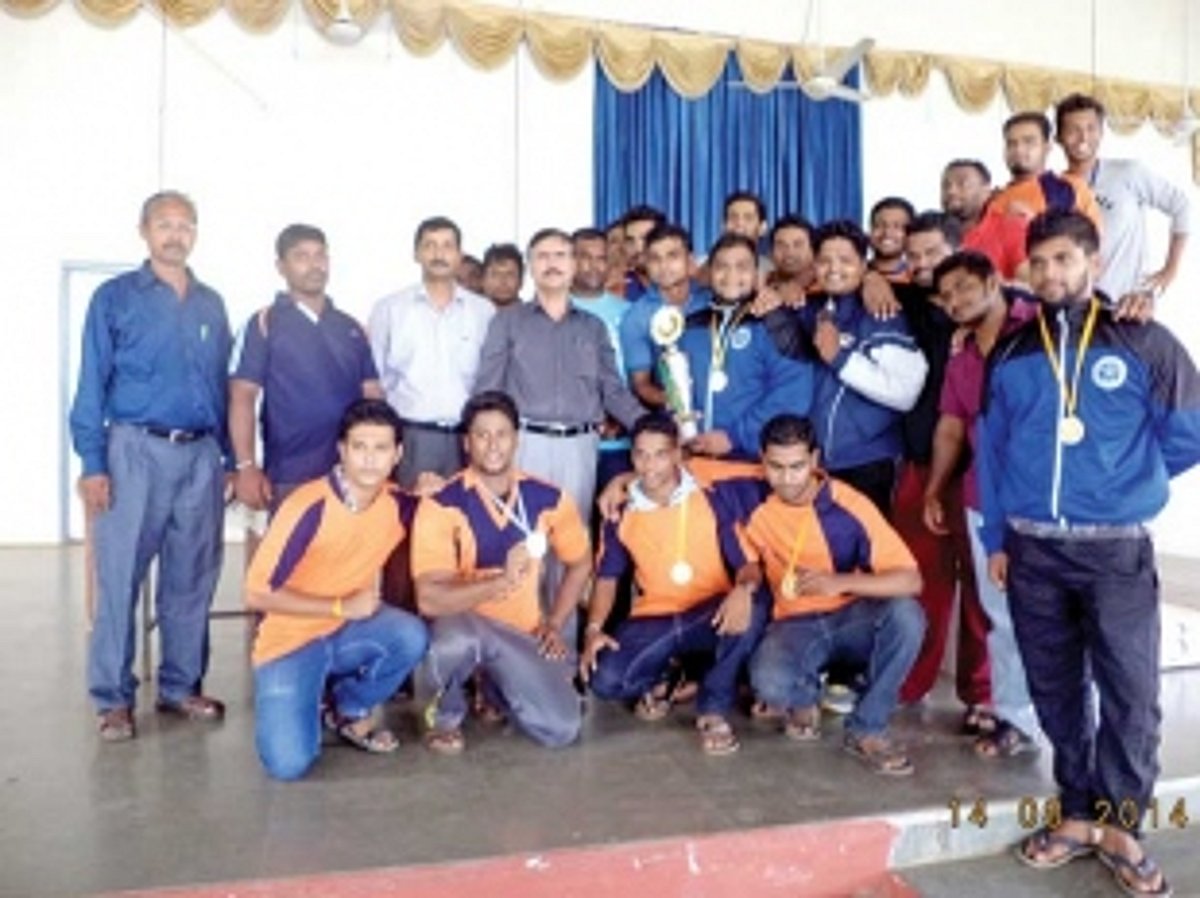 V M Salgaocar College Varsity weightlifting champions