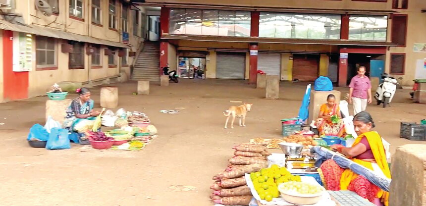 VENDORS’ LIVELIHOOD AT RISK 1 VENDORS’ LIVELIHOOD AT RISK