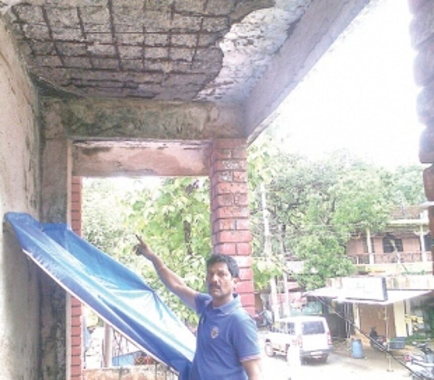 VENDORS’ LIVES AT RISK IN USGAO MARKET SHED 1 VENDORS’ LIVES AT RISK IN USGAO MARKET SHED