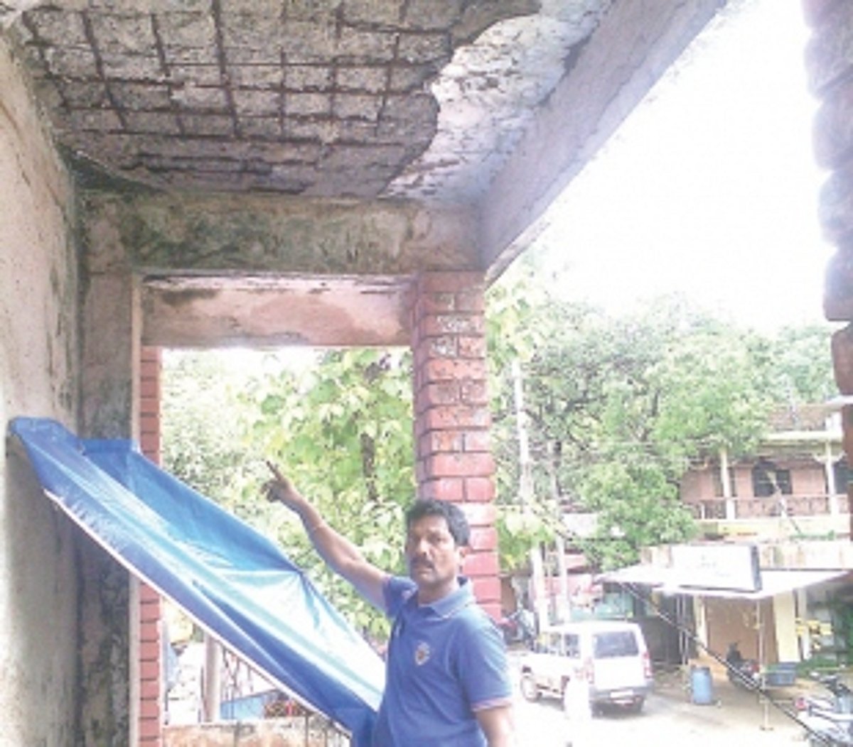 VENDORS’ LIVES AT RISK  IN USGAO MARKET SHED