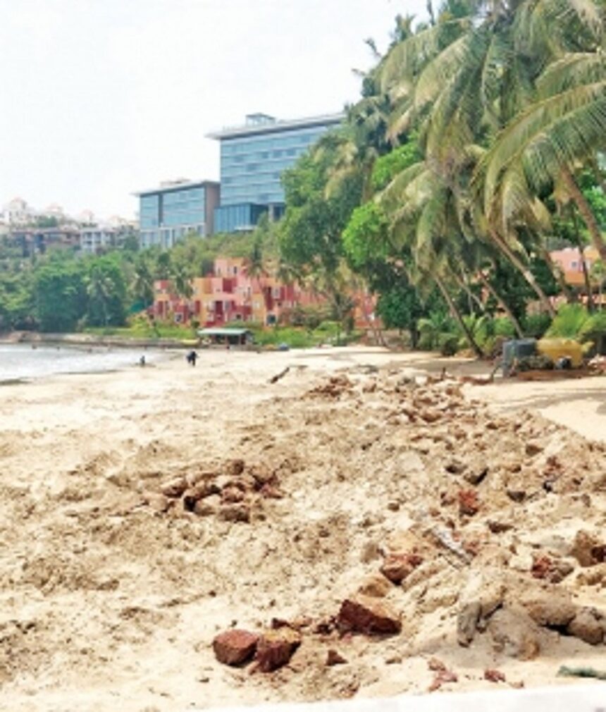 Vainguinim Valley residents demand action against ongoing work on beach 1 Vainguinim Valley residents demand action against ongoing work on beach