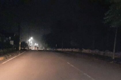 Valpoi roads in darkness with  non-functioning streetlights