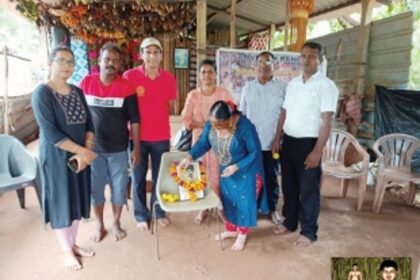 Vanarmares salute their ancient hero who fought the British and got killed in police firing