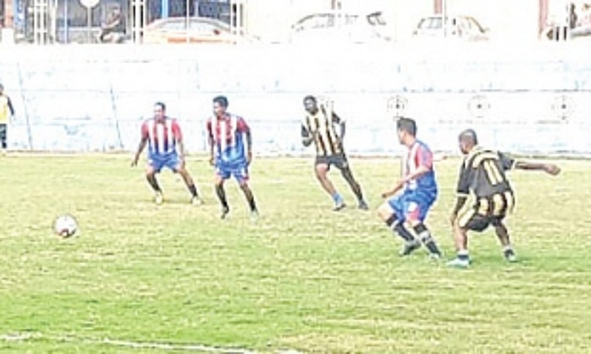 Varca Veterans  storm into quarters