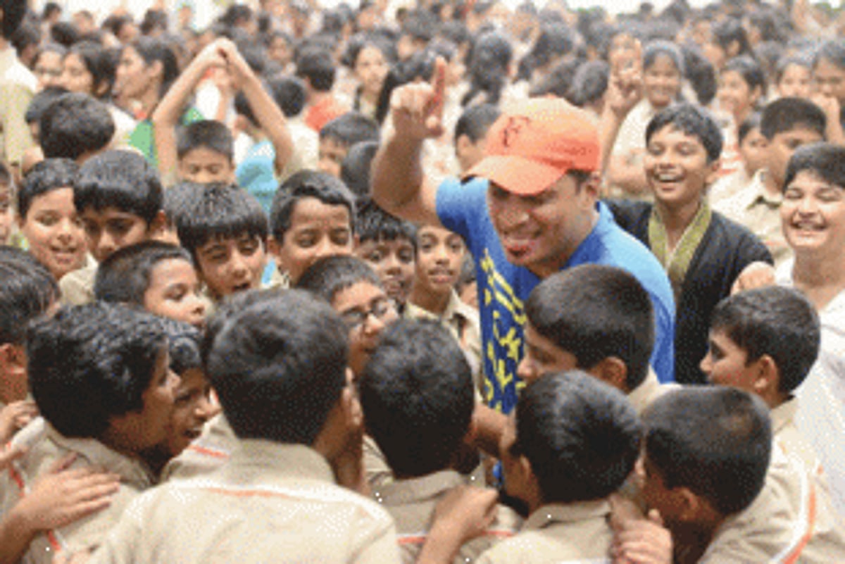 Varun Carvalho begins to ‘Turn the Tide’ in schools across Xaxti