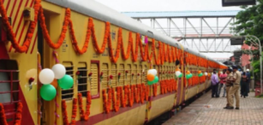 Vasco-Belgaum train begins halt at Kalay 1 Vasco-Belgaum train begins halt at Kalay