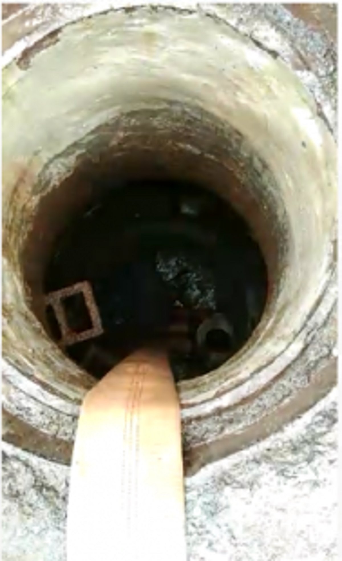 Vasco fire brigade rescues two people trapped in PWD sewerage chambers at Sada